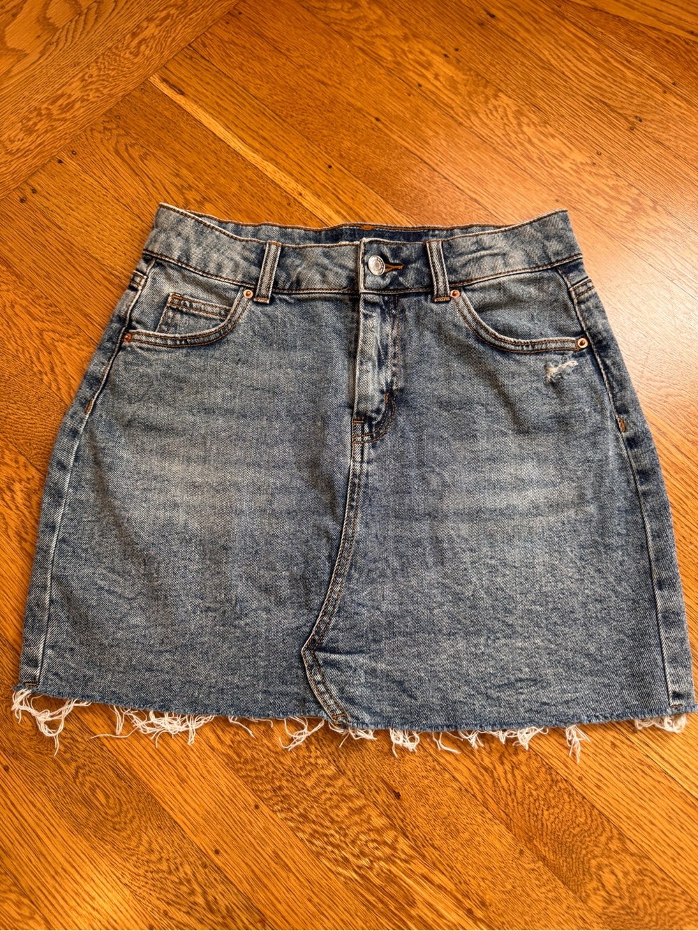 Wild Fable Classic Blue Denim Mini Skirt - Casual Frayed Hem Sz 4 like new!